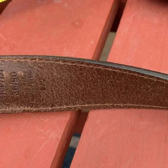 Columbia thick 100%  leather men’s belt with silver coloured buckle size 36 - Picture 8 of 8